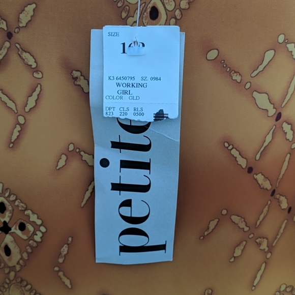 Dress - Picture 3 of 3